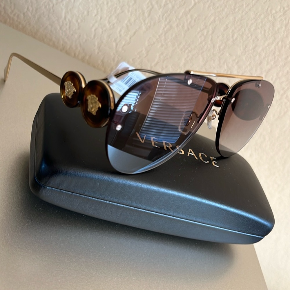 Versace Women’s Sunglasses Model 2250 NEW